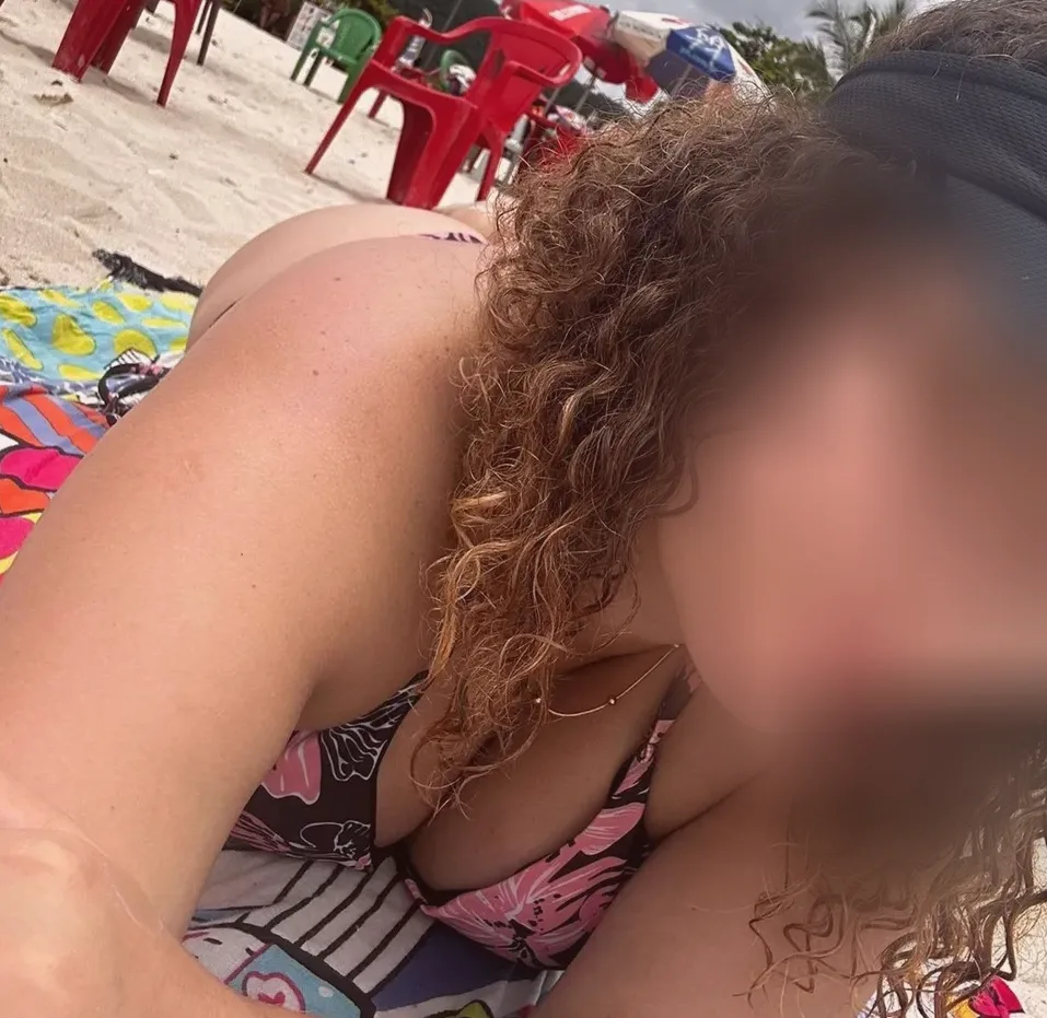 Ellie, 35