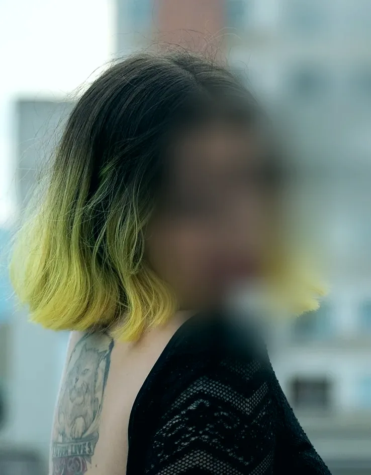 Laura, 32