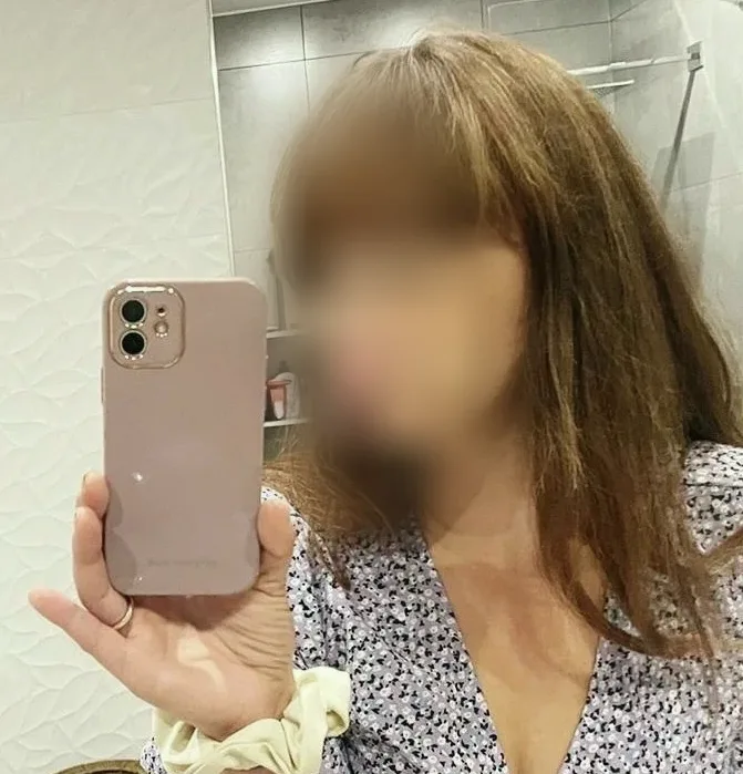 Laura, 34