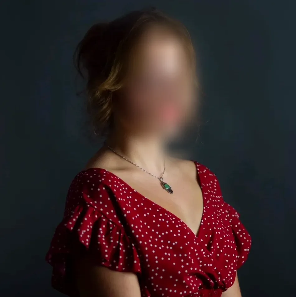 Marianne, 25