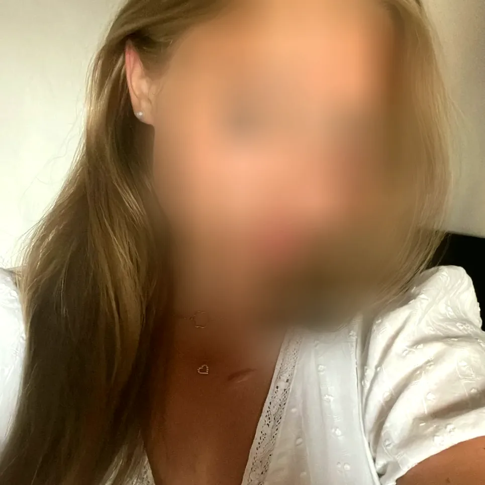 Olivia, 19